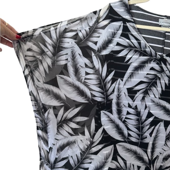 ❤️* CATHERINE'S BLACK/GRAY TROPICAL PRINT TOP w/att Cami/Tank PLUS SIZE: 2X - Picture 3 of 8